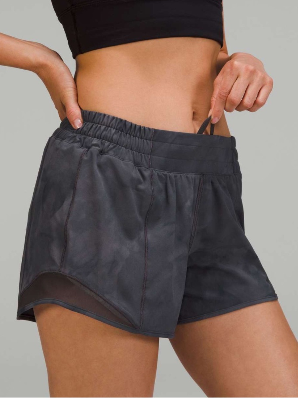 Lululemon Hotty Hot Low Rised Lined Short Size 6